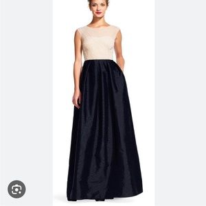 NWT Adrianna papell Beaded bodice taffeta ballgown formal Size 4 with pockets!
